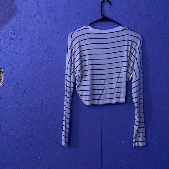Striped cropped long sleeve - Picture 3 of 3